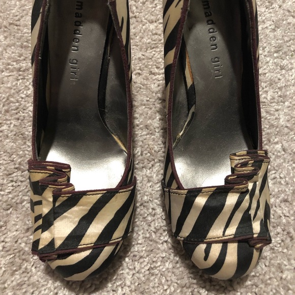 Madden Girl Round Toe Zebra Print Pumps - Picture 6 of 6